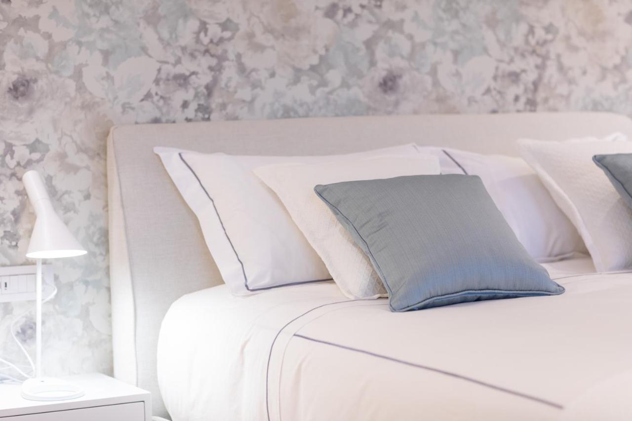 Seven Luxury Suites Tirana Buitenkant foto