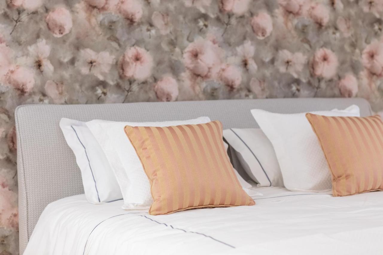 Seven Luxury Suites Tirana Buitenkant foto