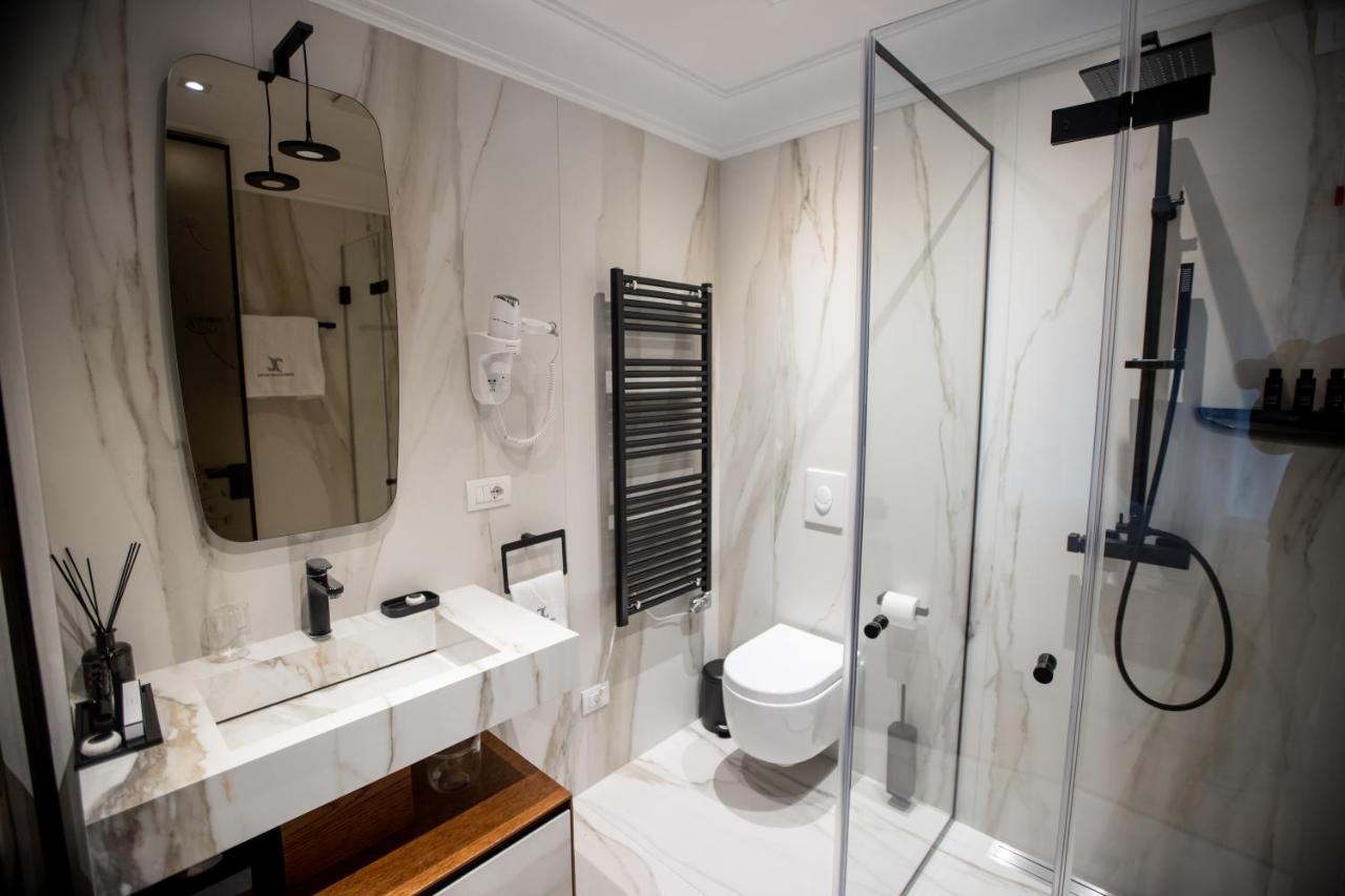 Seven Luxury Suites Tirana Buitenkant foto