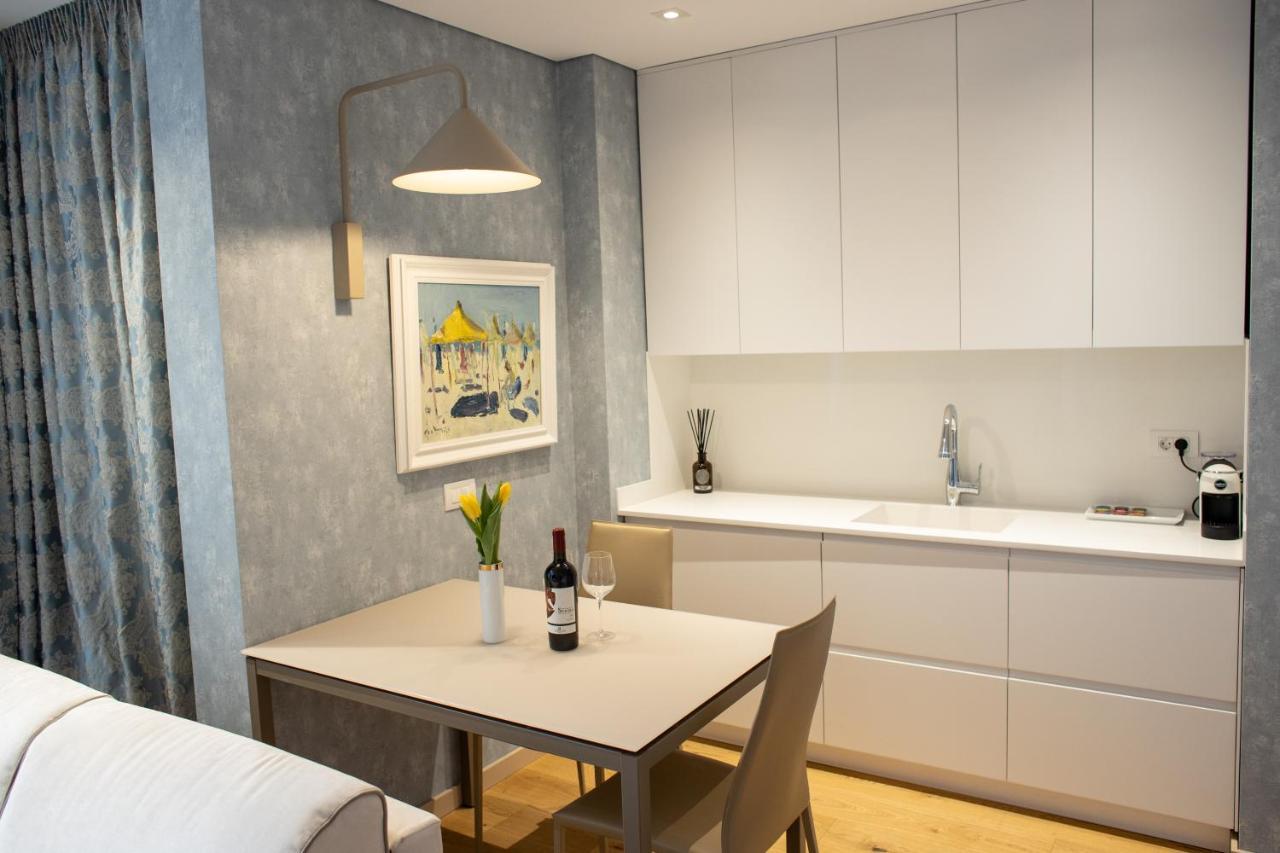 Seven Luxury Suites Tirana Buitenkant foto