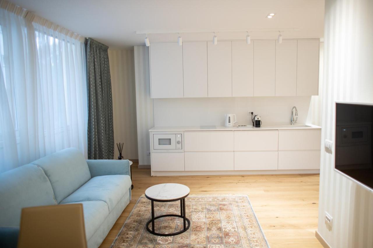 Seven Luxury Suites Tirana Buitenkant foto