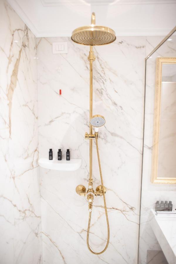 Seven Luxury Suites Tirana Buitenkant foto