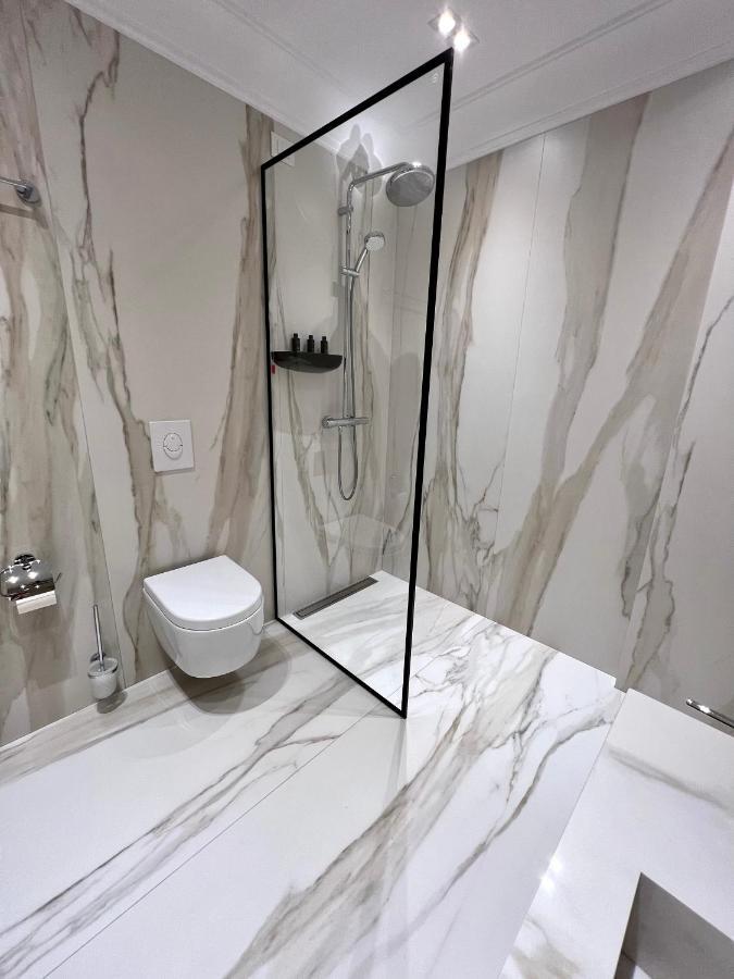 Seven Luxury Suites Tirana Buitenkant foto